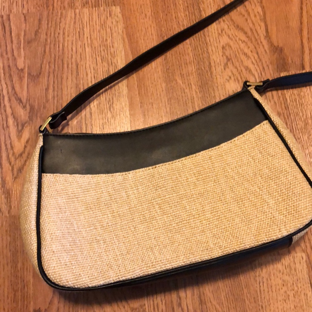 🎉EUC Etienne Aigner purse - Picture 3 of 8